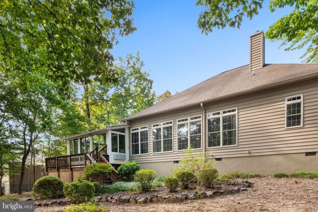 120 EAGLE COURT