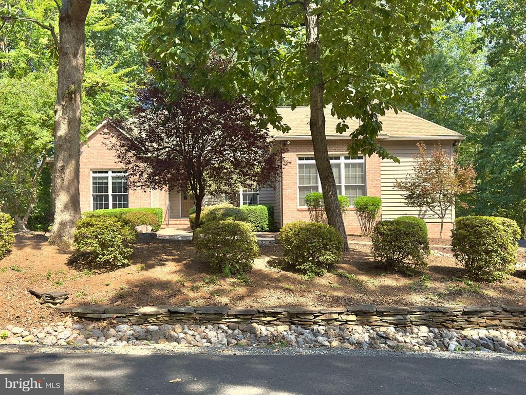 120 EAGLE COURT