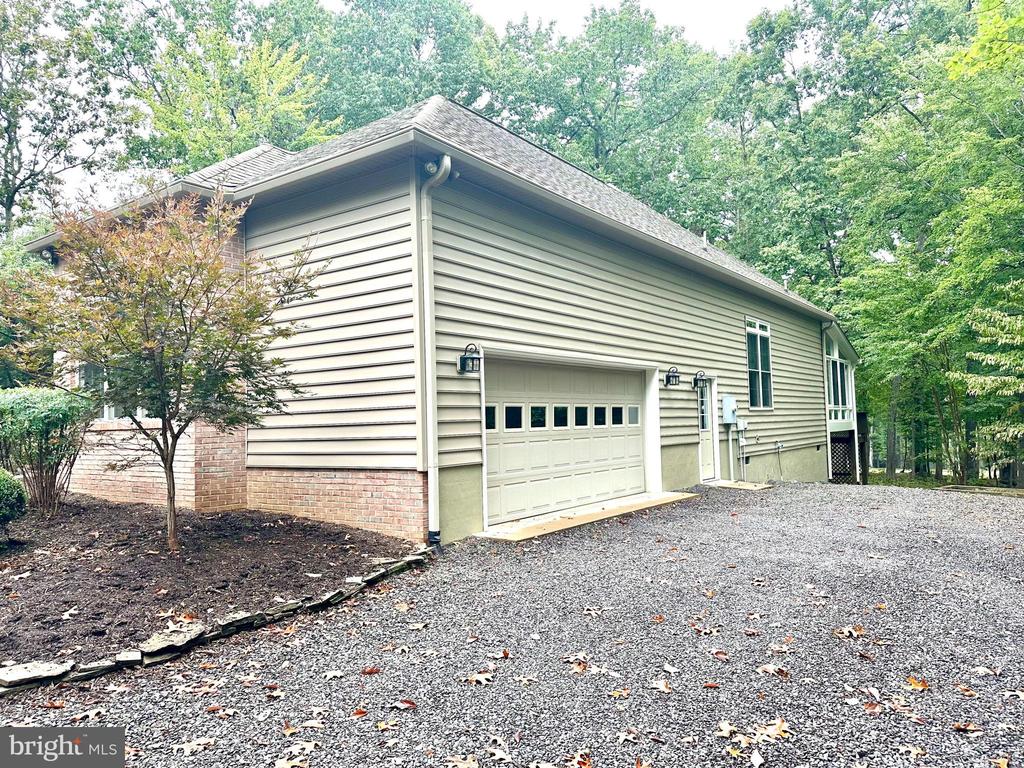 120 EAGLE COURT