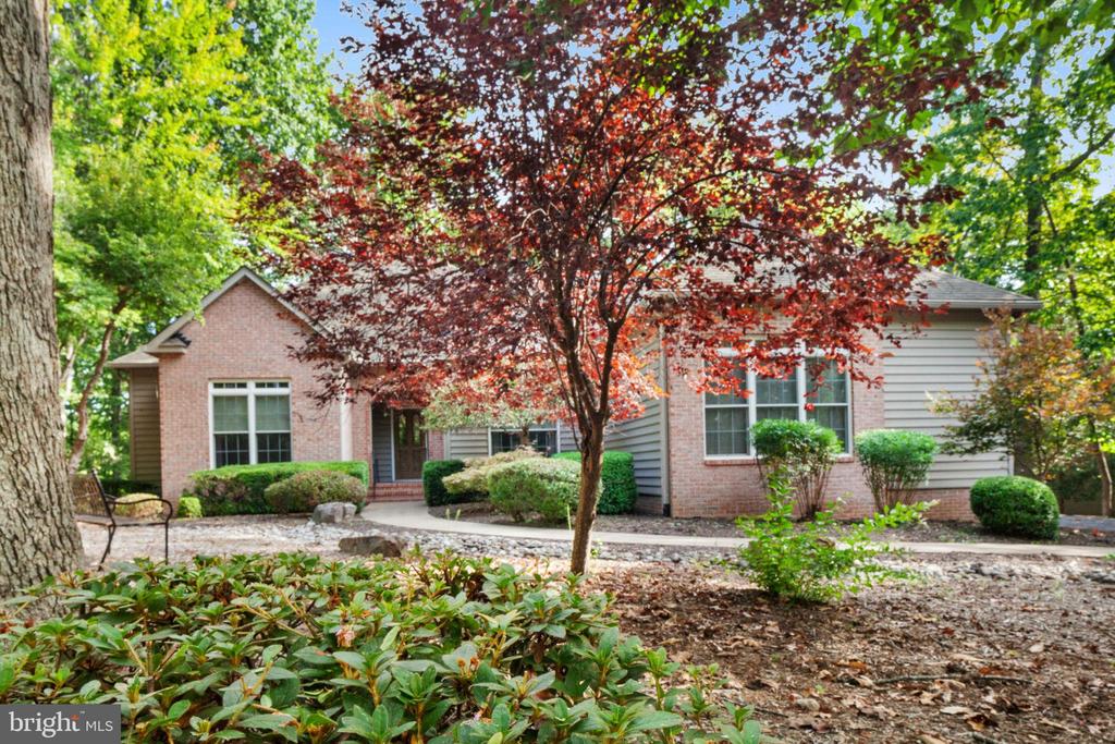 120 EAGLE COURT