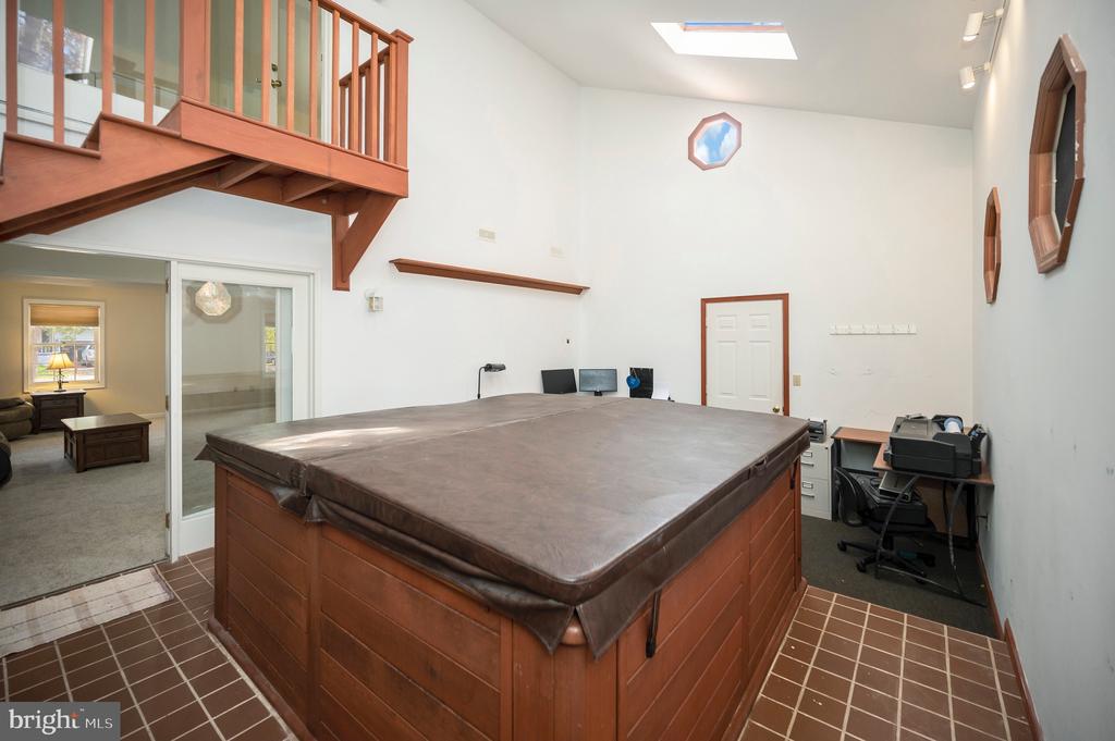 205 FAIRFAX LANE