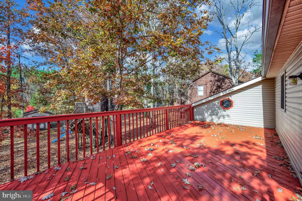 205 FAIRFAX LANE