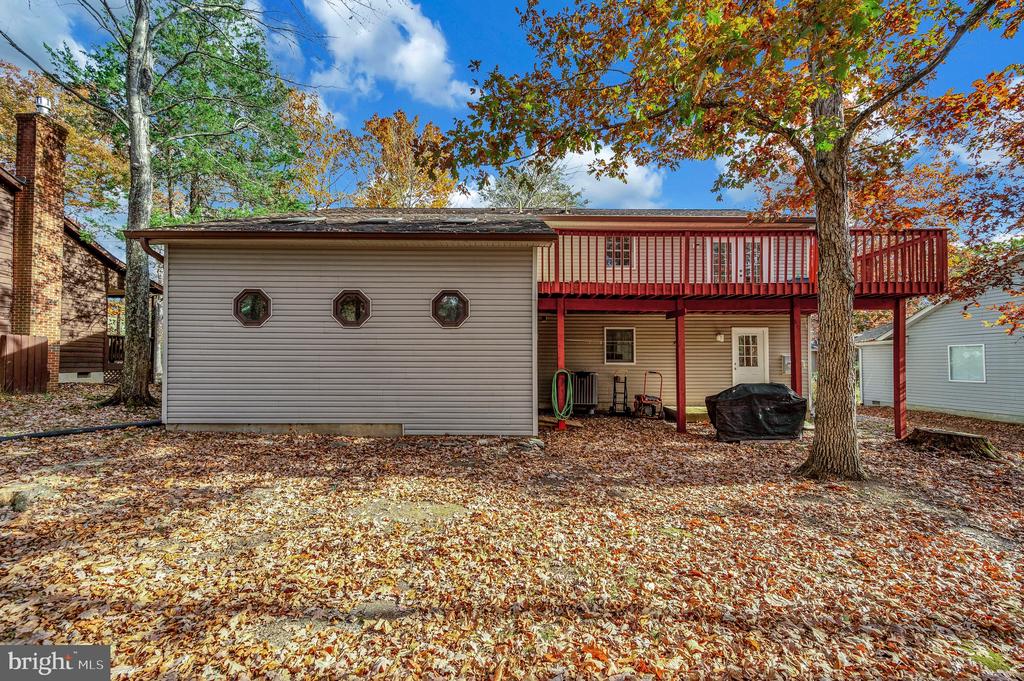205 FAIRFAX LANE