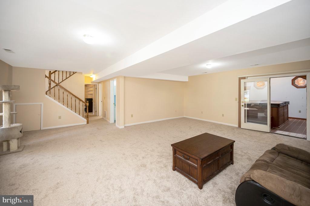 205 FAIRFAX LANE