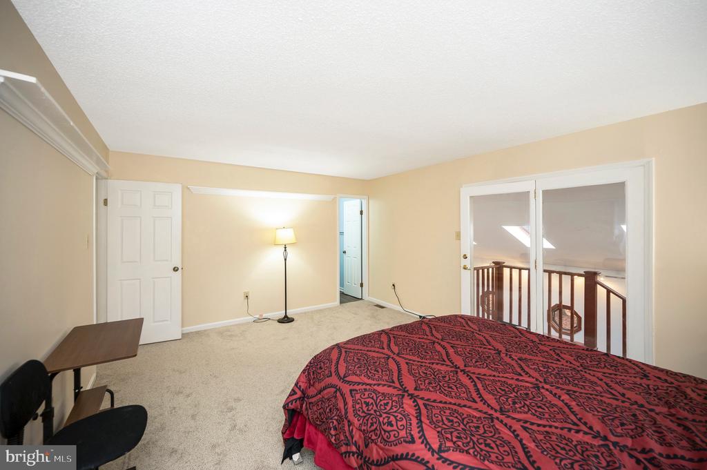 205 FAIRFAX LANE