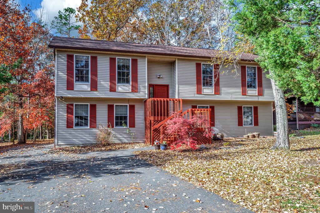 205 FAIRFAX LANE