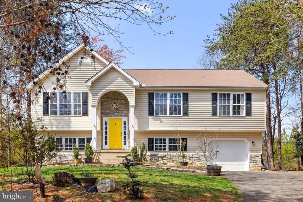 104 CARLYLE COURT