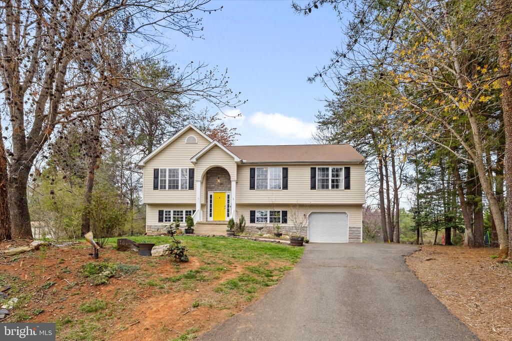 104 CARLYLE COURT