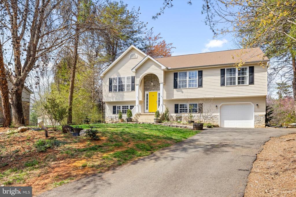 104 CARLYLE COURT