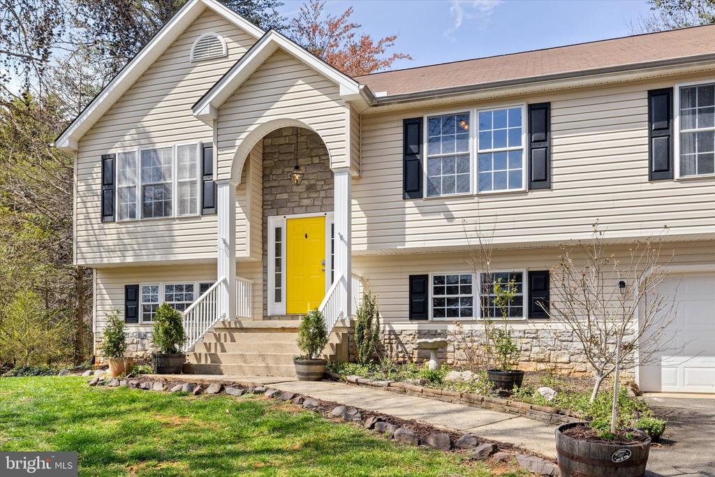104 CARLYLE COURT
