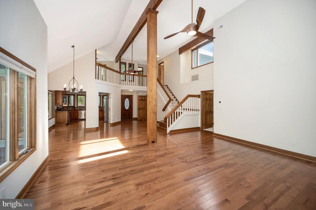 205 SKYLINE ROAD