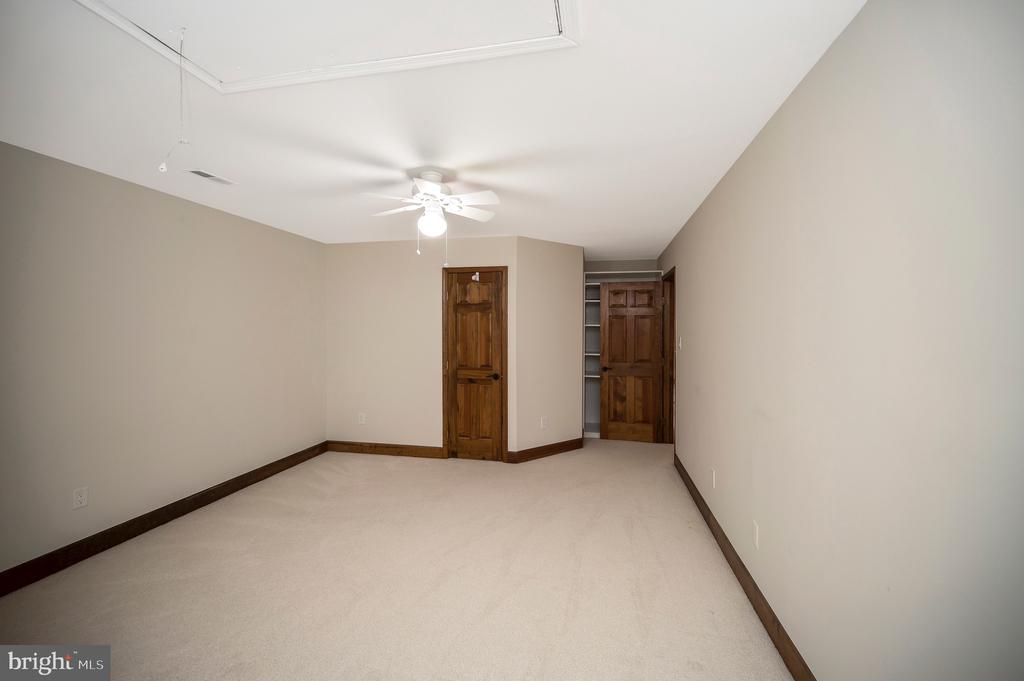 205 SKYLINE ROAD