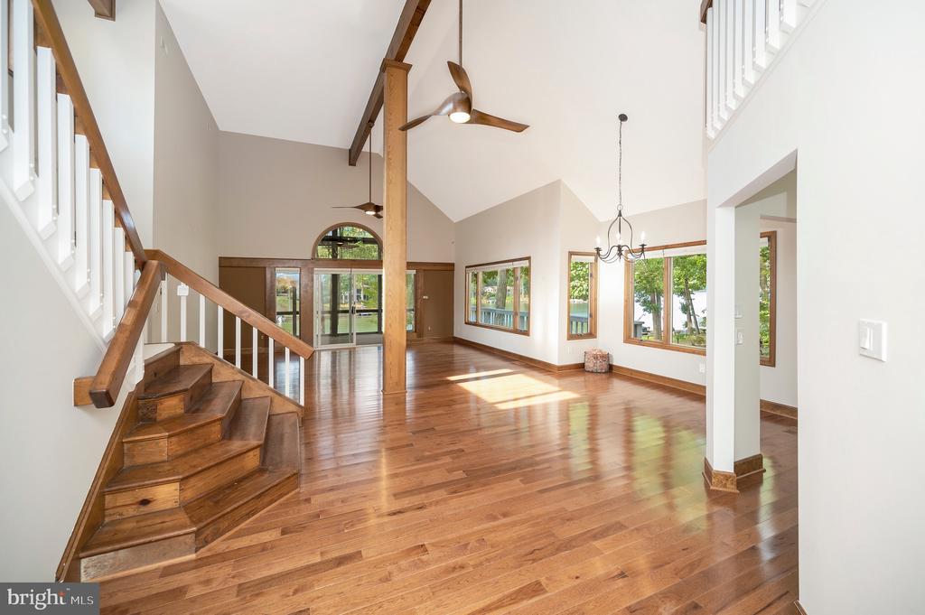 205 SKYLINE ROAD