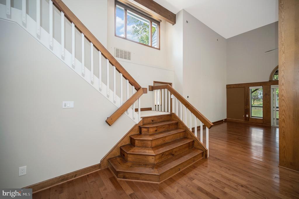 205 SKYLINE ROAD