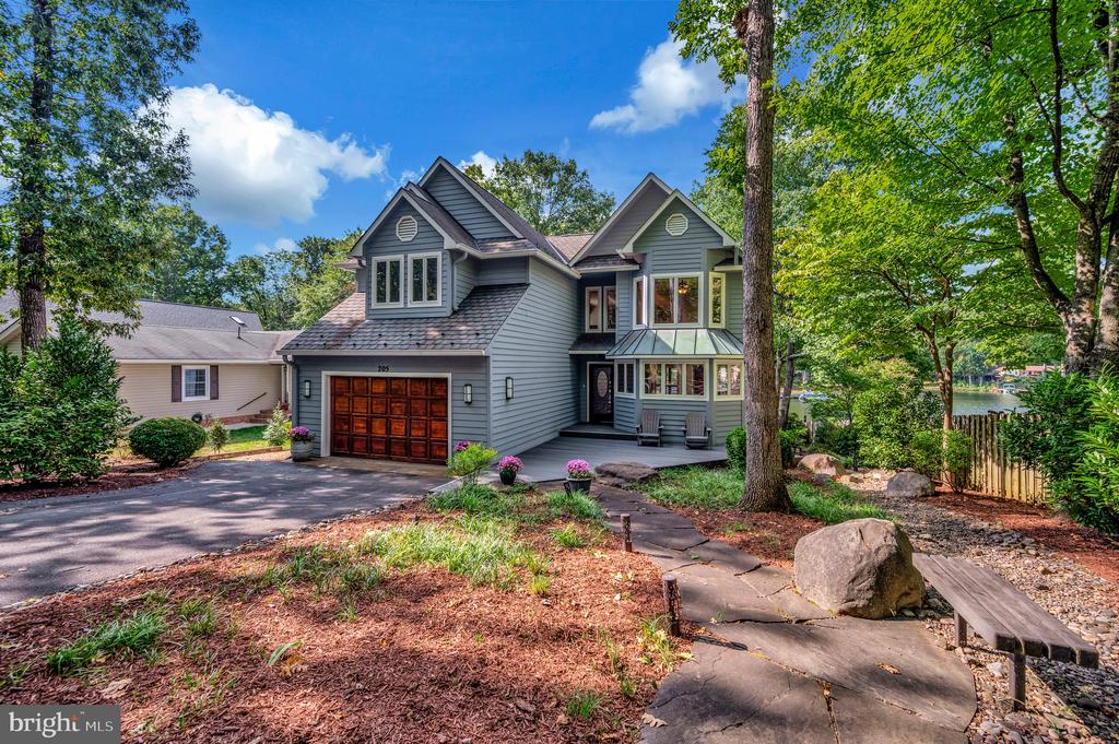 205 SKYLINE ROAD