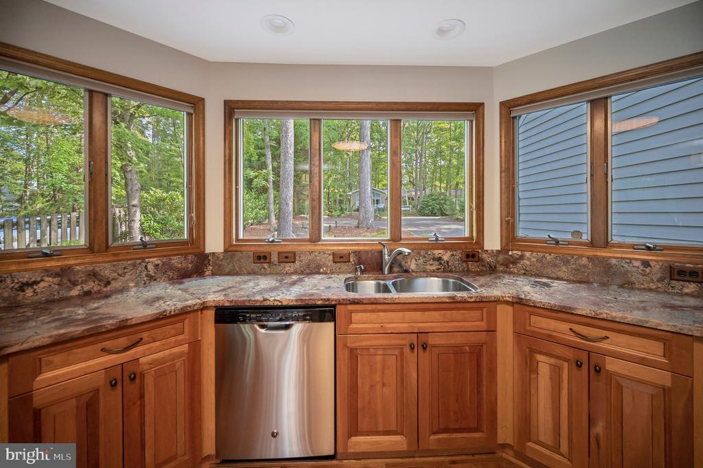 205 SKYLINE ROAD