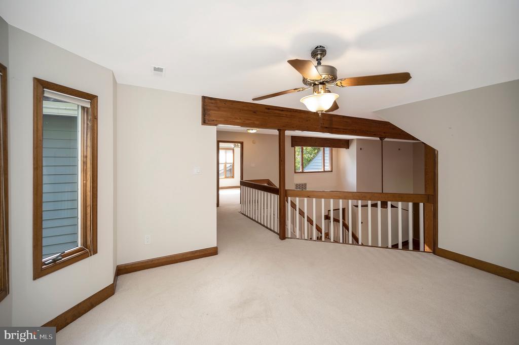 205 SKYLINE ROAD