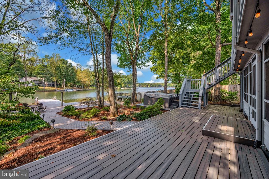 205 SKYLINE ROAD