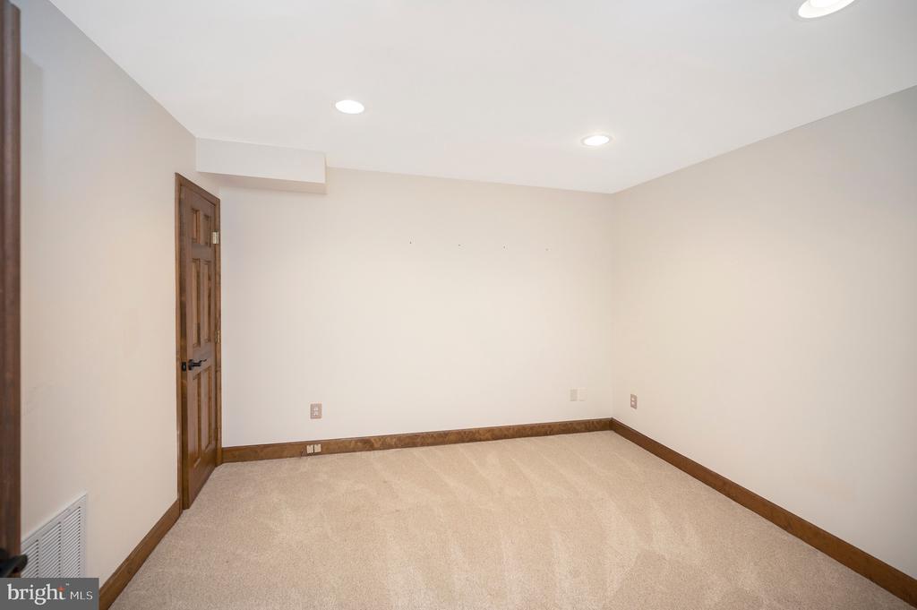 205 SKYLINE ROAD
