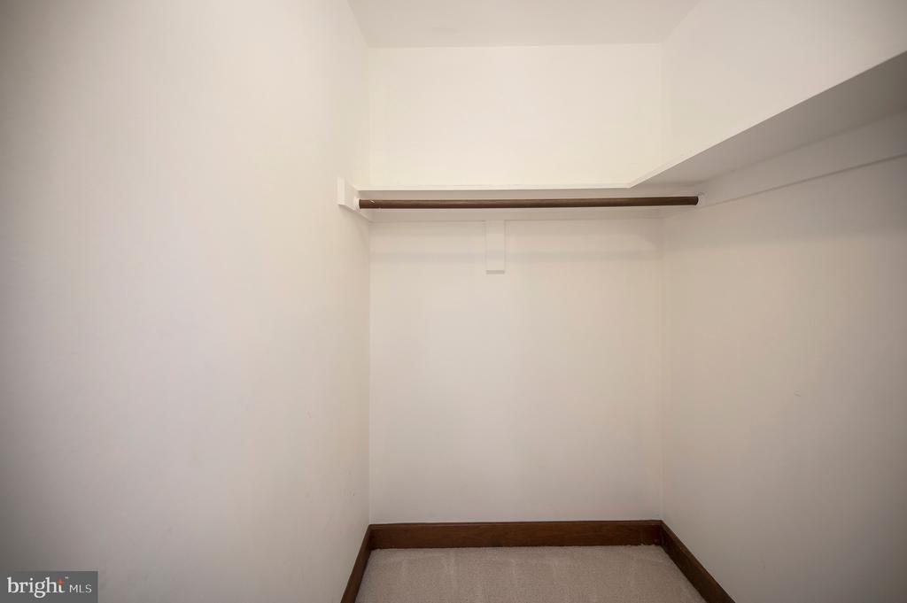 205 SKYLINE ROAD