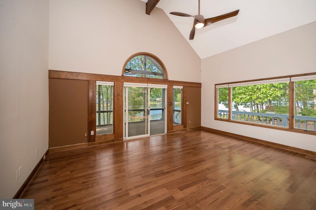 205 SKYLINE ROAD