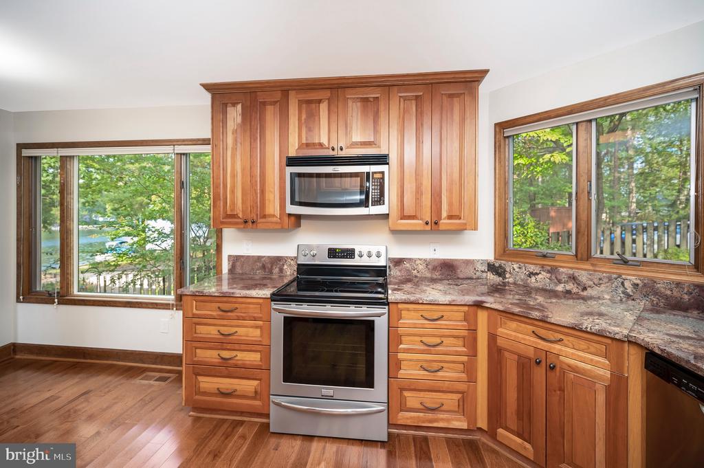 205 SKYLINE ROAD