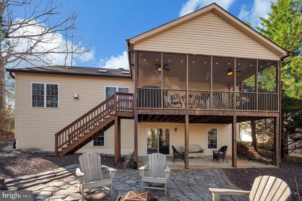 101 OAK COURT