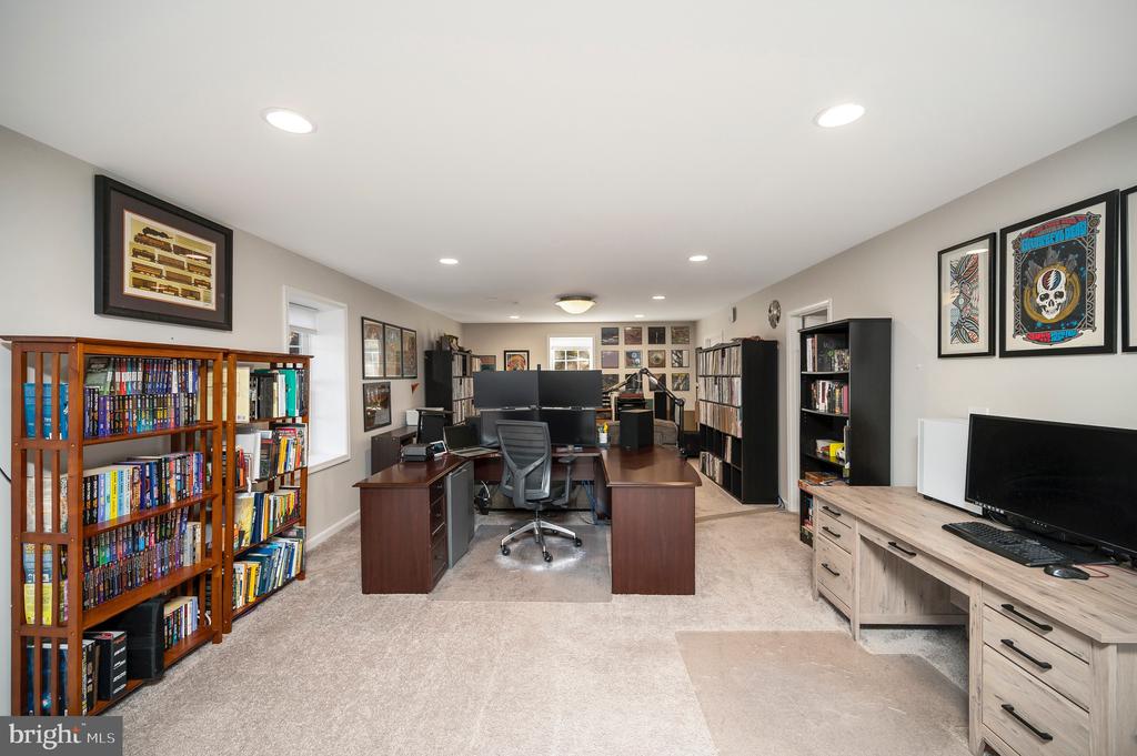 101 OAK COURT