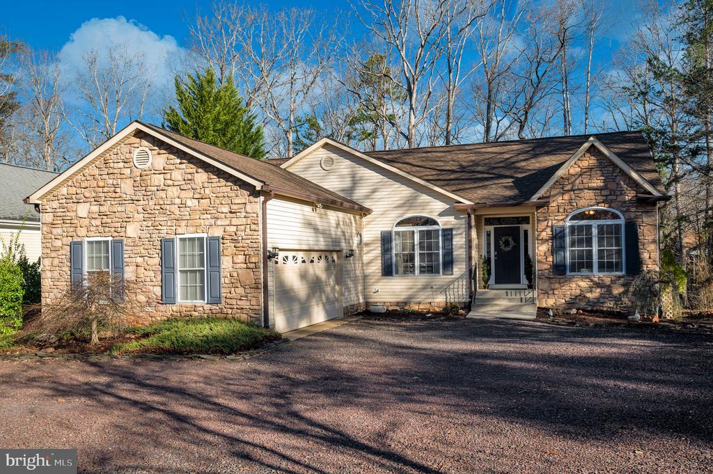 101 OAK COURT