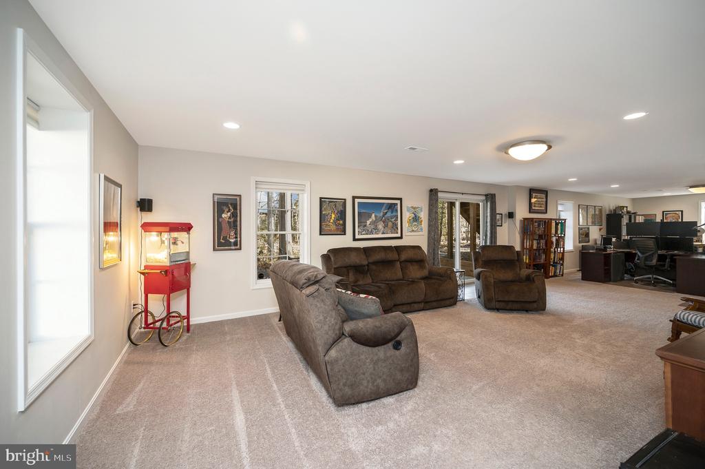 101 OAK COURT