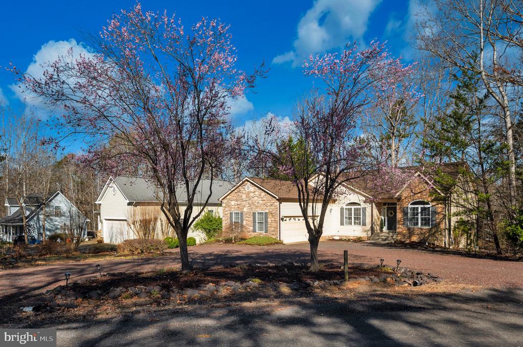 101 OAK COURT