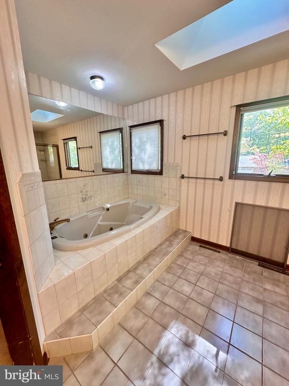 510 BIRDIE ROAD