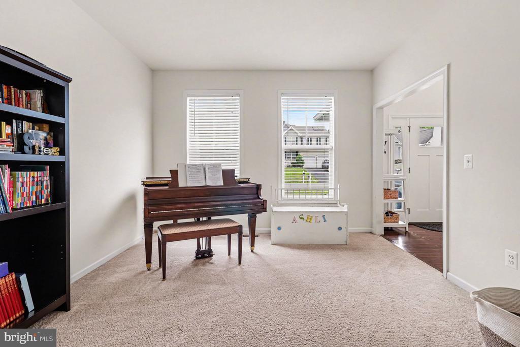 2446 TOWERING OAK COURT