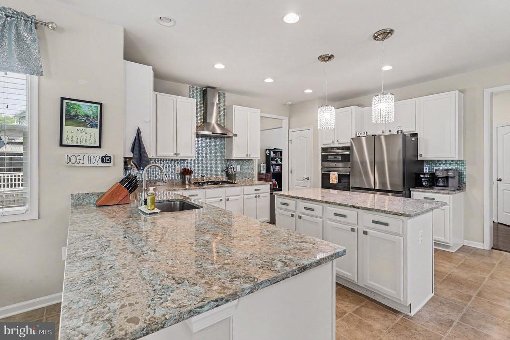 2446 TOWERING OAK COURT