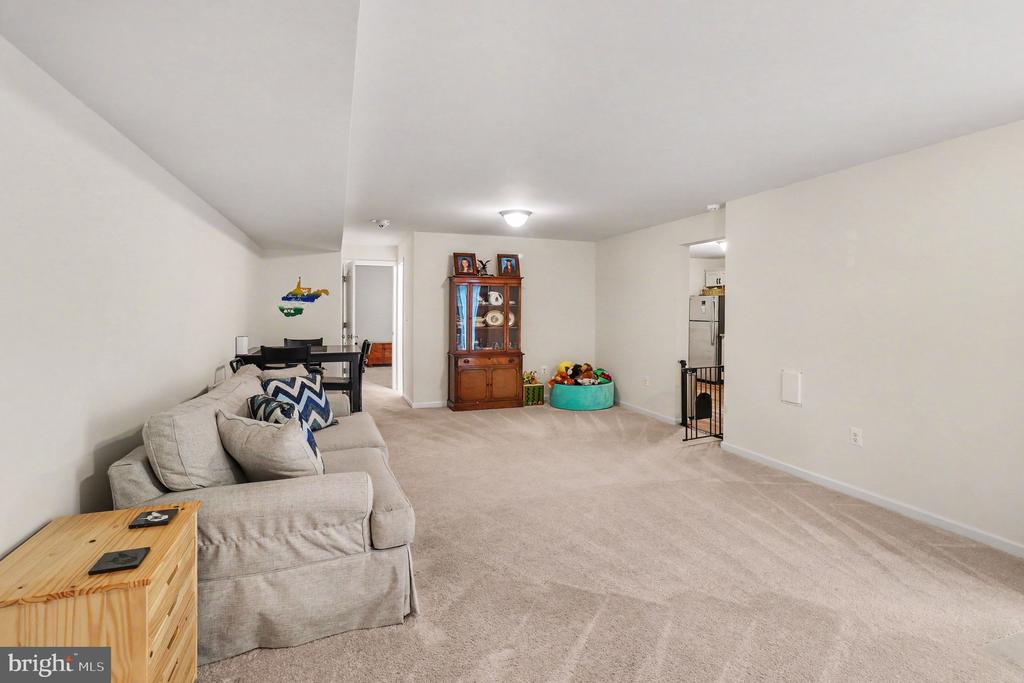 2446 TOWERING OAK COURT