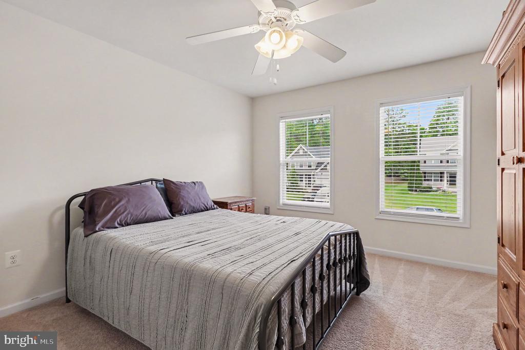 2446 TOWERING OAK COURT