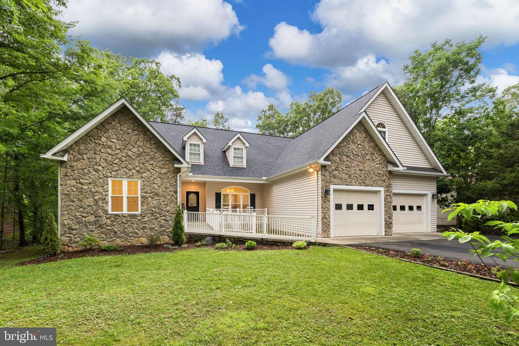 126 YORKTOWN BOULEVARD