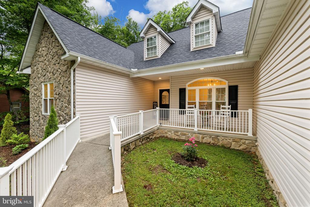 126 YORKTOWN BOULEVARD