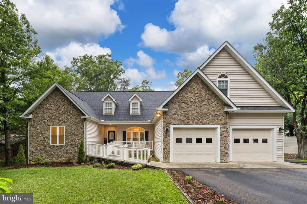 126 YORKTOWN BOULEVARD