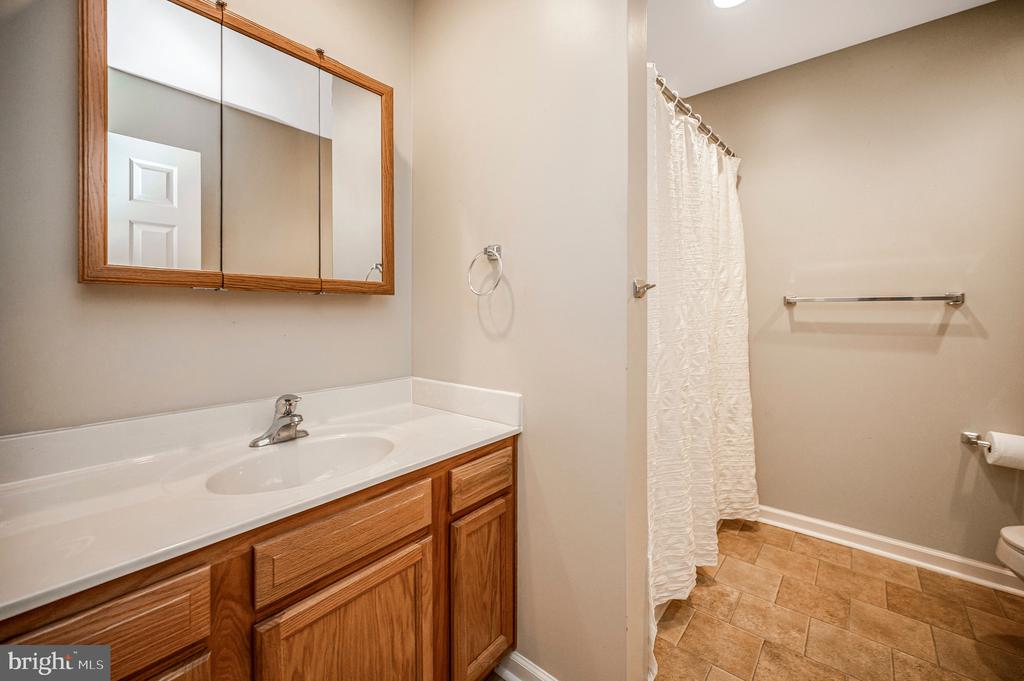10211 OLD LAWYERS ROAD