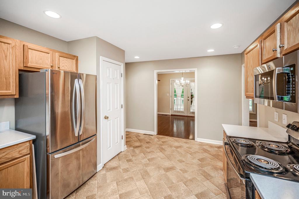 10211 OLD LAWYERS ROAD