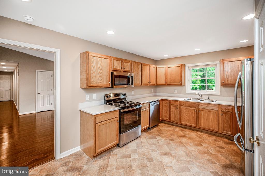 10211 OLD LAWYERS ROAD