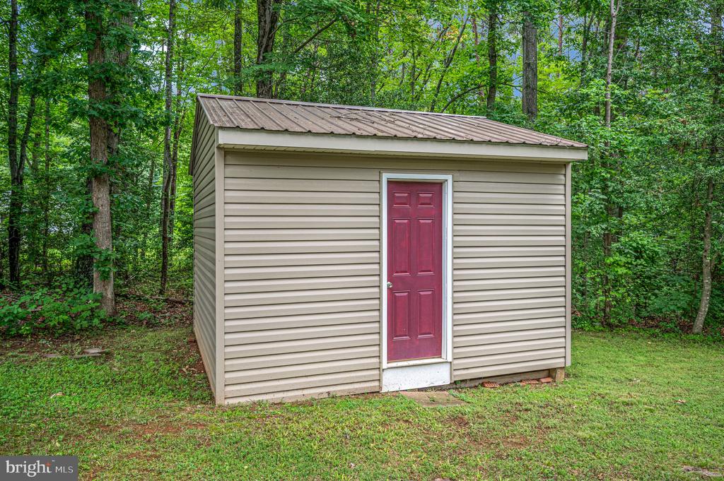 10211 OLD LAWYERS ROAD