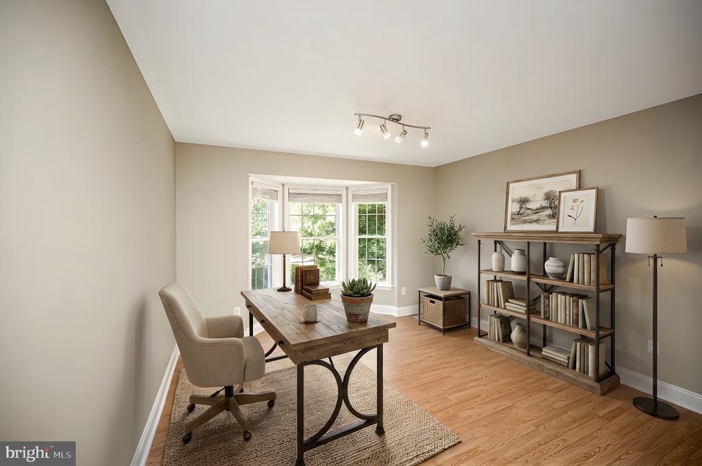 221 BIRDIE ROAD