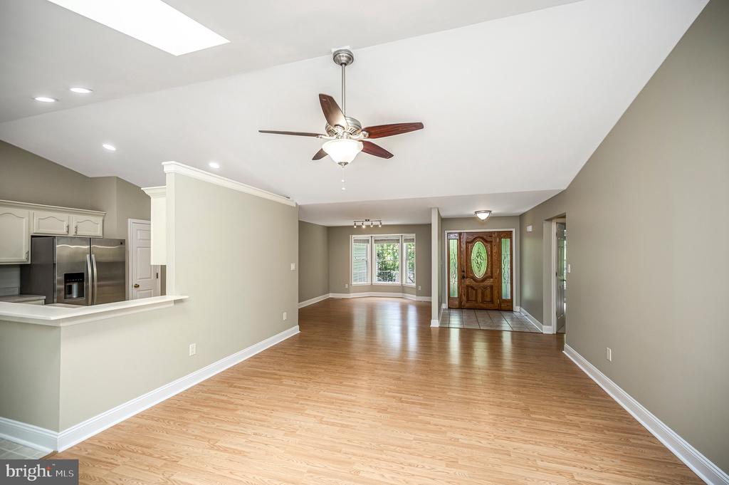 221 BIRDIE ROAD
