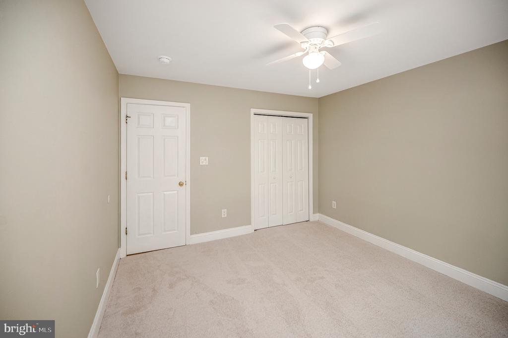 221 BIRDIE ROAD
