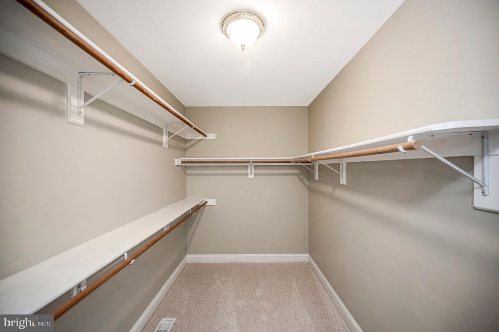 221 BIRDIE ROAD