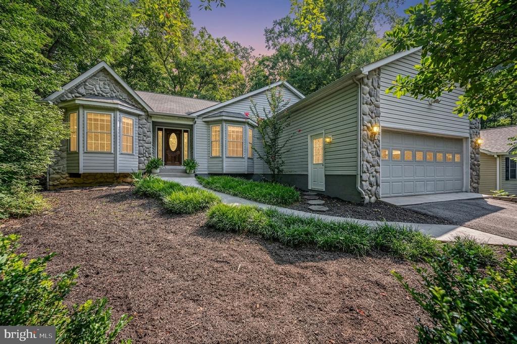 221 BIRDIE ROAD