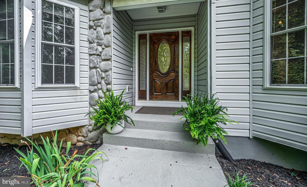 221 BIRDIE ROAD