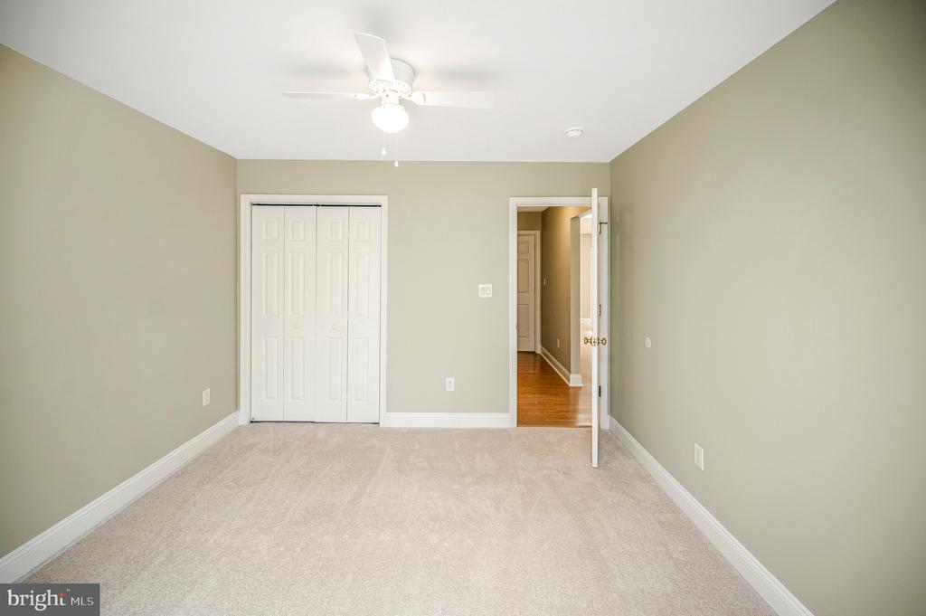 221 BIRDIE ROAD